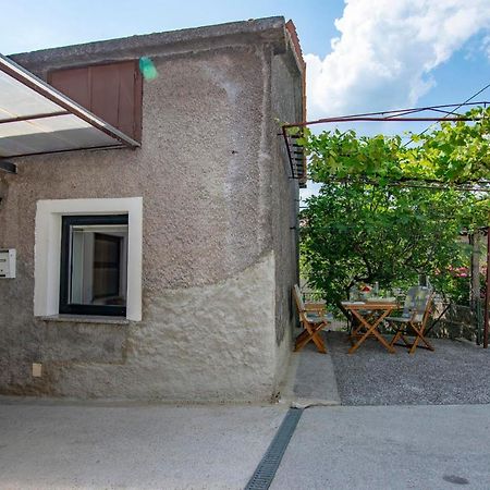 AjdovščinaApartma Bajcアパートメント エクステリア 写真