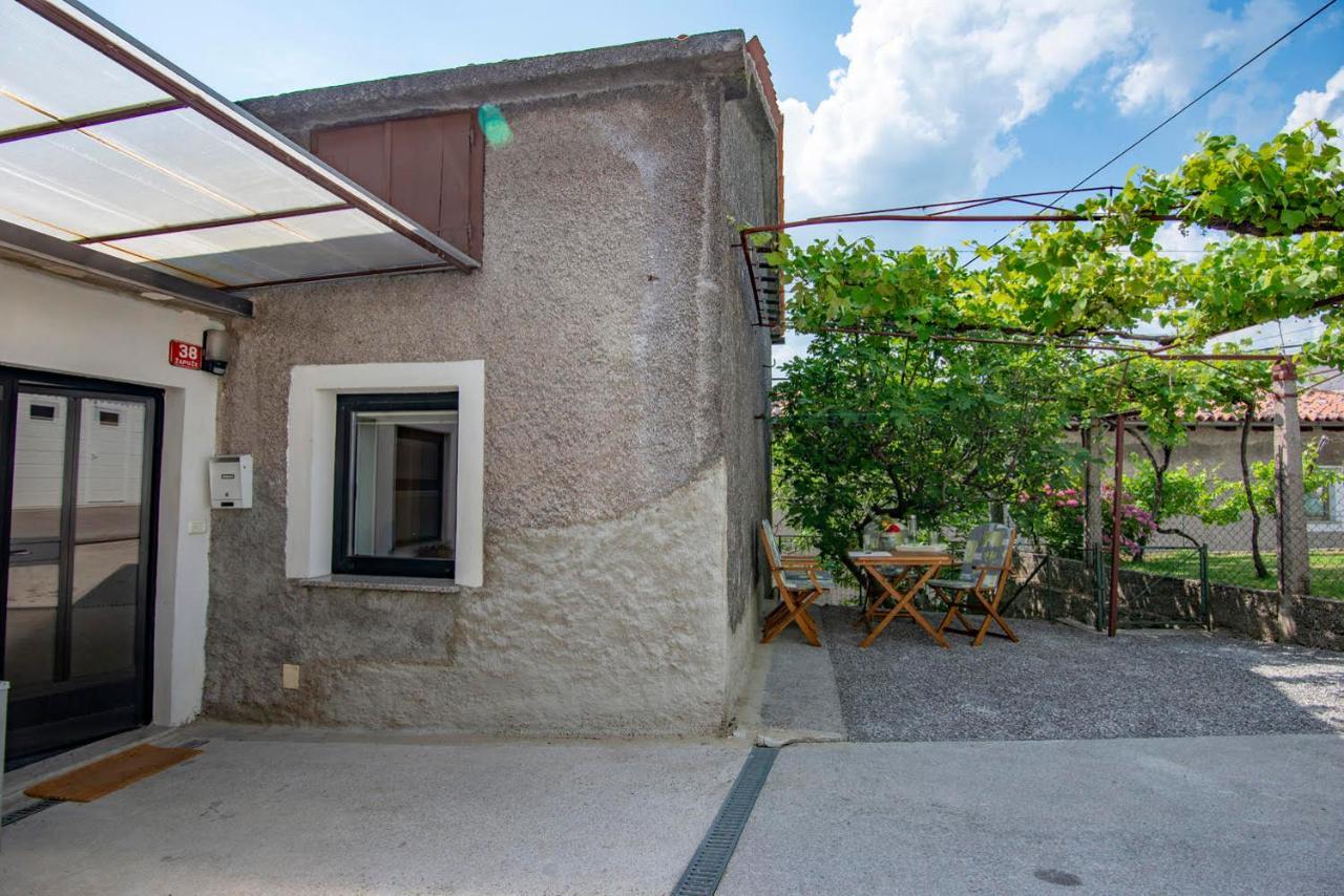 AjdovščinaApartma Bajcアパートメント エクステリア 写真