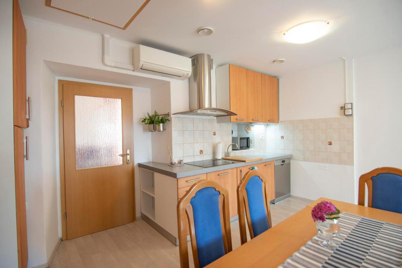 AjdovščinaApartma Bajcアパートメント エクステリア 写真