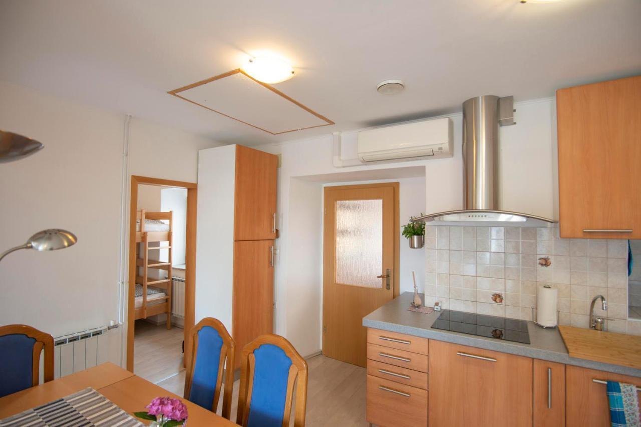 AjdovščinaApartma Bajcアパートメント エクステリア 写真